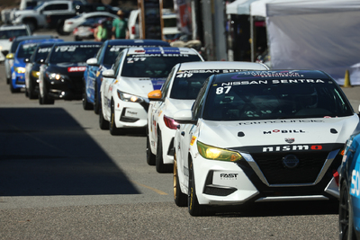 Coupe Nissan Sentra Cup en photos, 27-29 septembre | Calabogie Motorsports Park - Photo ID No.N68-2508192239190
