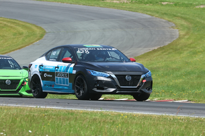 Coupe Nissan Sentra Cup en photos, 20-22 juin | Atlantic Motorsport Park, Shubénacadie<BR> Nouvelle-Écosse - Photo ID No.N70-2508250146520